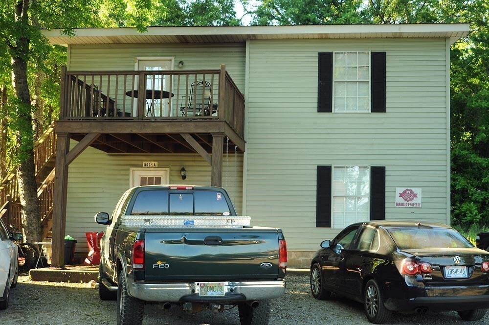 Primary Photo - 1000 Riverside Dr