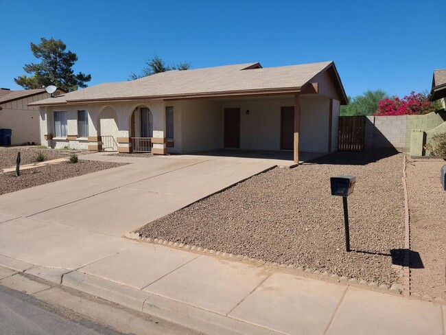 Building Photo - Country Club and Guadalupe home