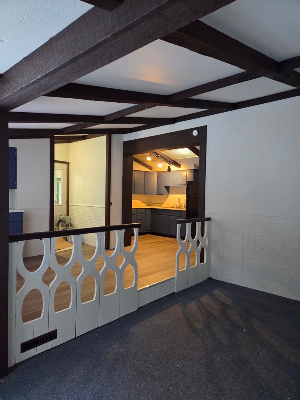 Building Photo - 309 W Main St