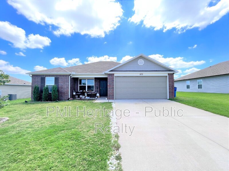 Primary Photo - 873 NW Evans Cir
