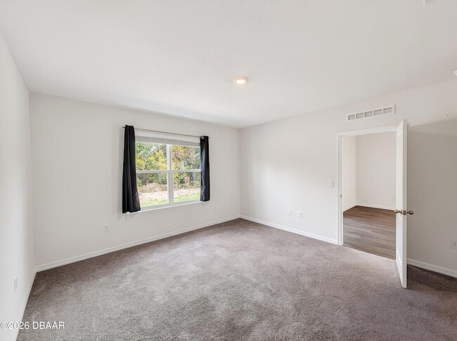 Building Photo - 982 Commons Wy