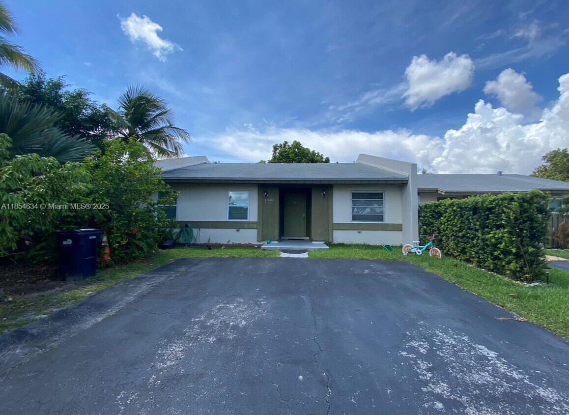 Foto principal - 11604 SW 124th Ct