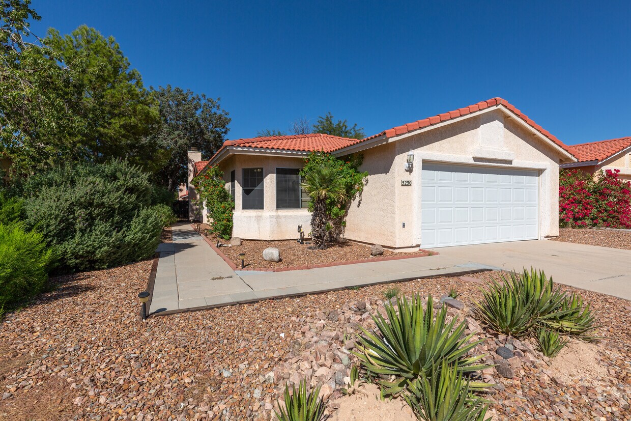 Primary Photo - 5230 W Wood Owl Dr