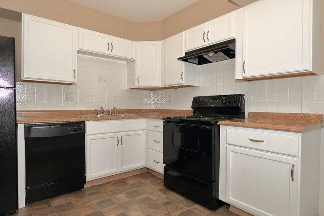 Building Photo - 2370 Liberty Dr