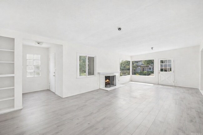 Foto del edificio - 1300 Dunning Dr