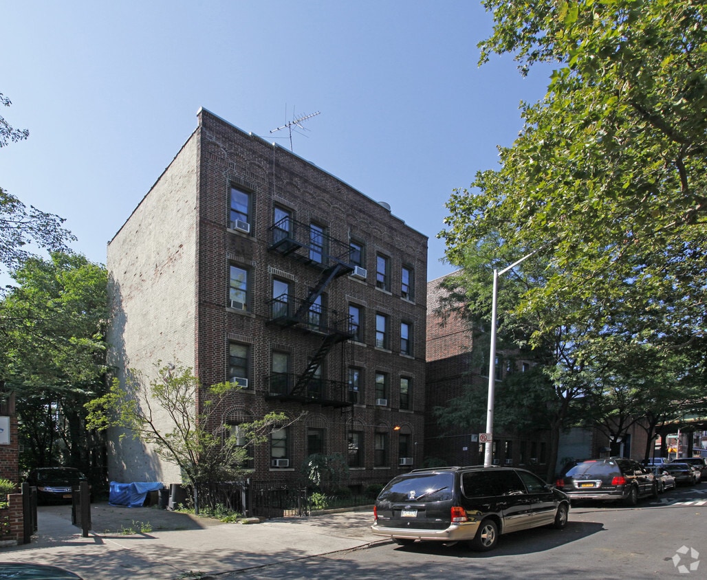 Primary Photo - Webster Court
