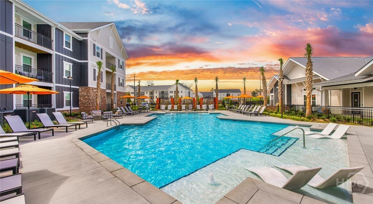 Foto principal - 1000 Chatham Center Dr