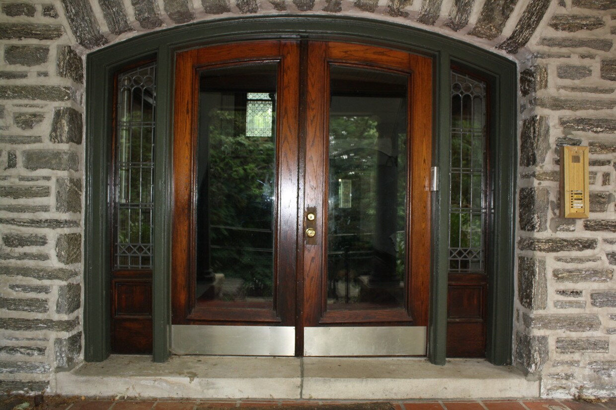 Foto principal - 6407 Wayne Ave