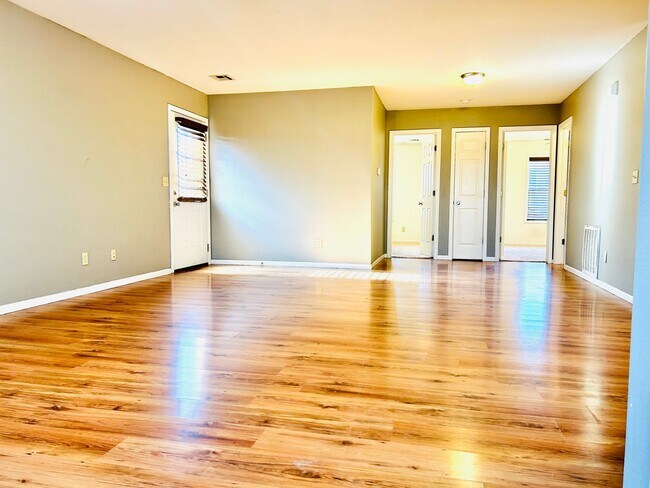 Building Photo - Easy Access to Fort Riley