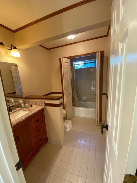Foto del edificio - 447 Guilford Cir