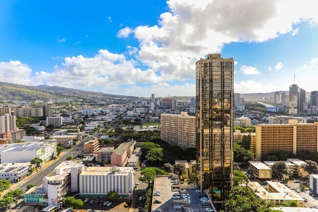 Foto del edificio - The Park on Keeaumoku - largest 2-bedroom residence offering 1,074 square feet of interior living...