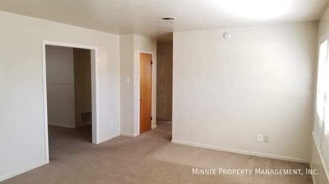 Building Photo - 3034 57th St