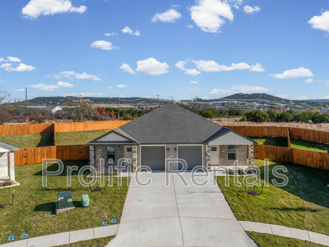 Foto del edificio - 110 Logan Ct