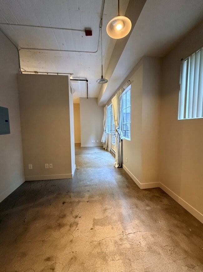 Building Photo - 420 San Pedro St
