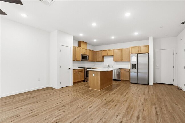 Foto del edificio - 6117 Bridgecross Dr