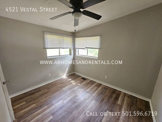 Building Photo - 4521 Vestal St
