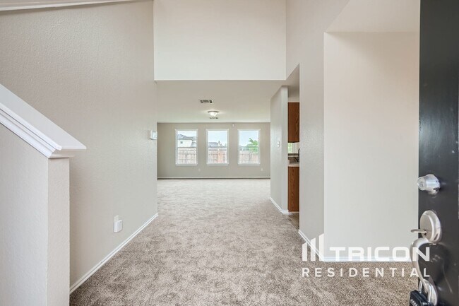 Building Photo - 102 Blackman Tr