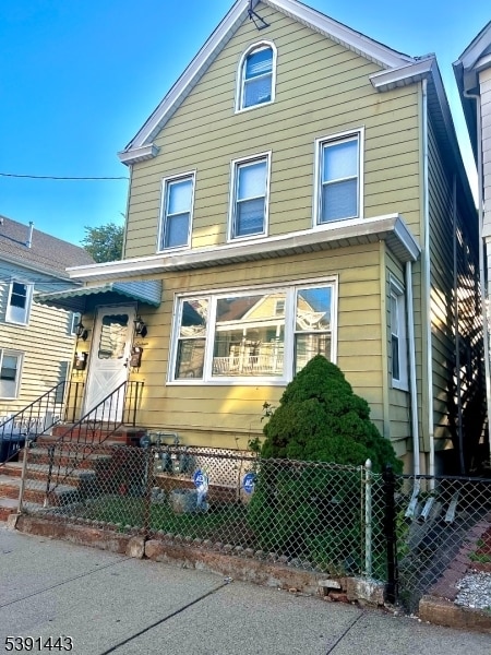 Building Photo - 16 Cutler St