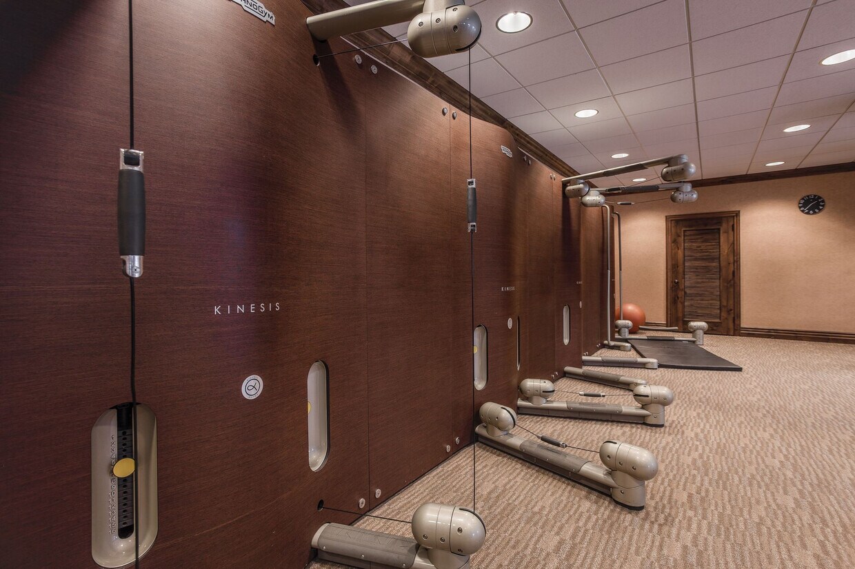 THE VANTAGE APARTMENTS Beachwood, OH