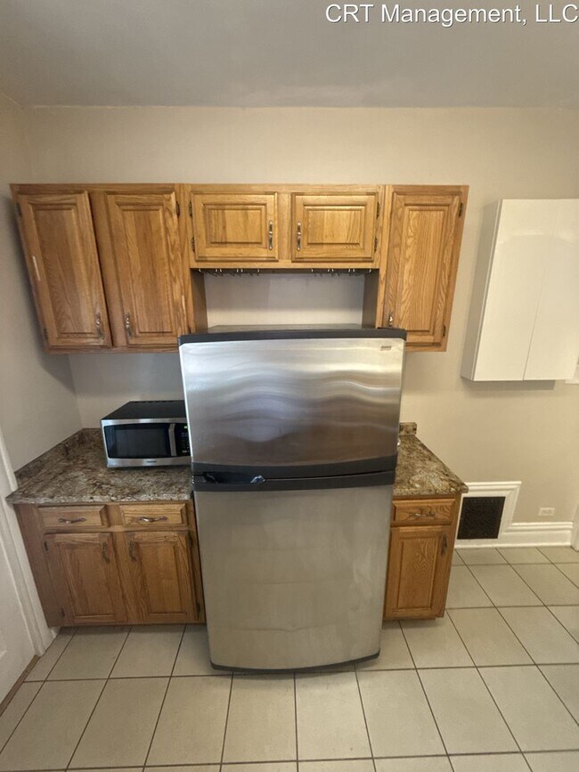 Foto del edificio - Historic Denver Square Duplex Available NOW!