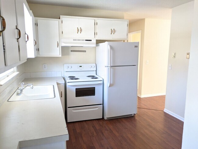 Building Photo - 17550 Sparks Ln