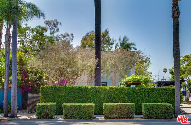 Foto del edificio - 757 Milwood Ave