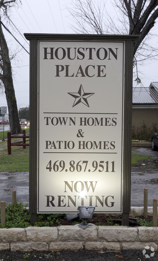 Signage - Houston Place Townhomes & Patio Homes
