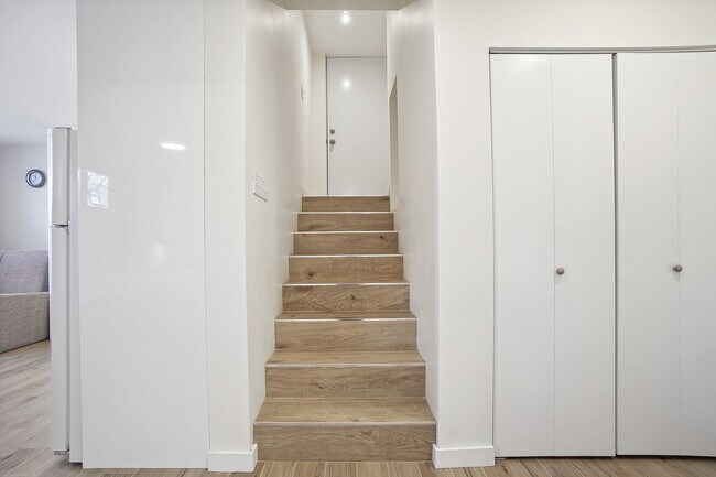 Building Photo - 9844 St Chambord