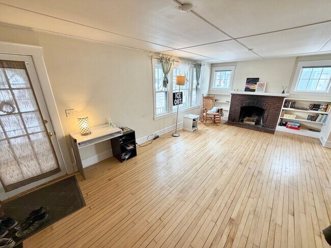 Photo - 281 S Winooski Ave Apartment