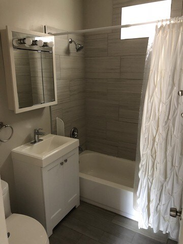 Foto del edificio - 2550 W Augusta Blvd