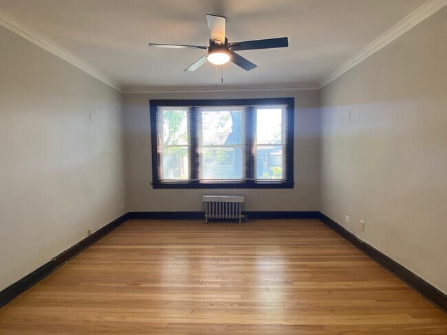 Foto del edificio - 5542 W Leland Ave