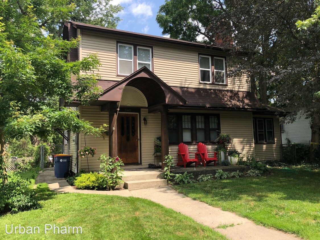 Primary Photo - 5 br, 2.5 bath House - 548 Valley NW