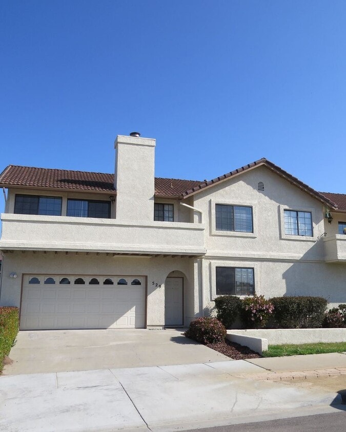 2 br, 2 bath House 529 Longbranch Ave House Rental in Grover Beach
