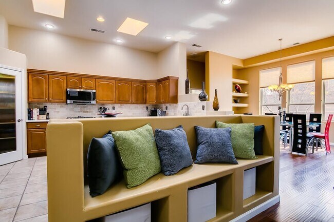 Building Photo - 7408 Old Pecos Trail NE