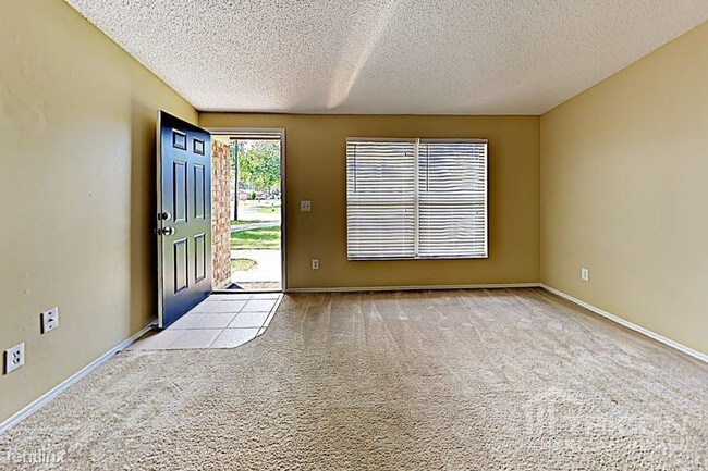 Building Photo - 1641 Rhonda Dr