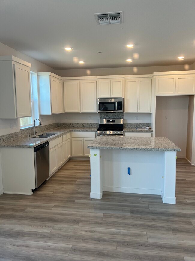 Building Photo - 3432 Voyager Dr