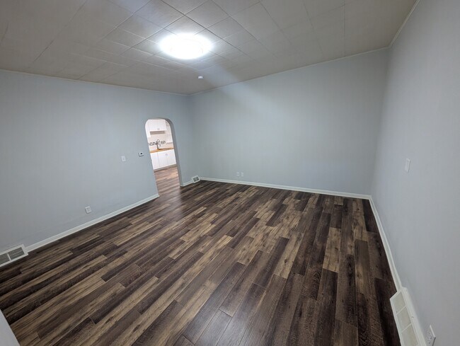 Foto del edificio - 1103 E Main St