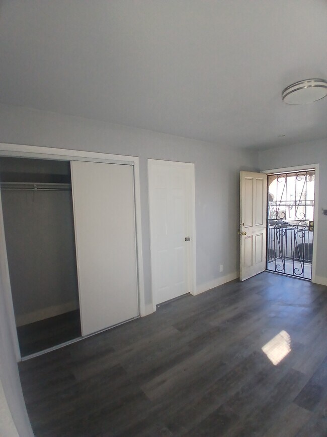 Sala de estar - 8641 1/2 S Hoover St