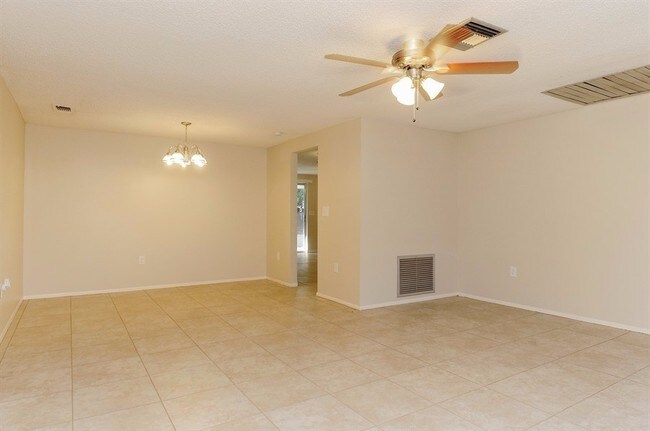 Foto del edificio - 6246 Sutherland Ave