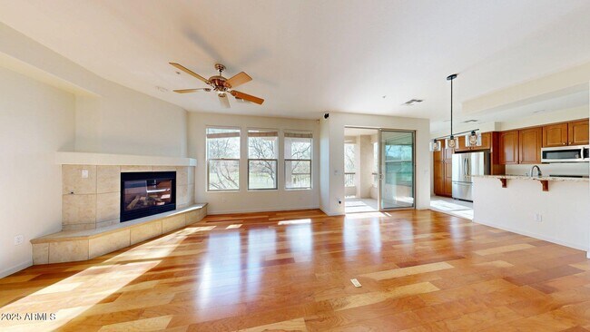 Foto del edificio - 10260 E White Feather Ln