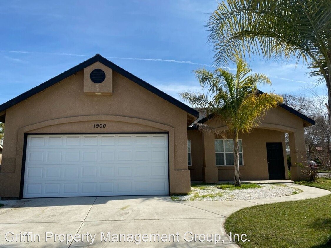 Foto principal - 4 br, 2 bath House - 1900 N Virginia Ave