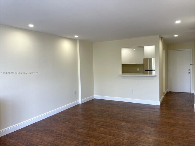 Foto del edificio - 16851 NE 23rd Ave