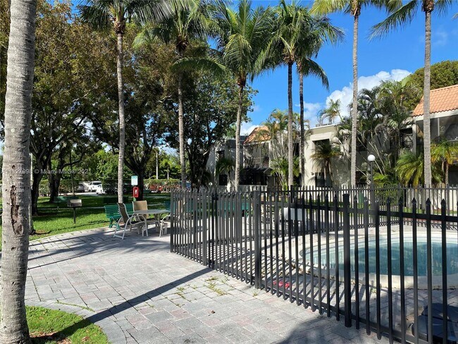 Foto del edificio - 7969 SW 104th St