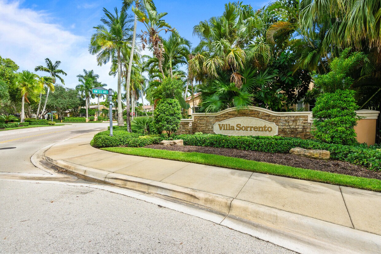Foto principal - 5808 NW 121st Ave