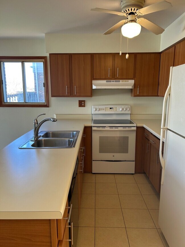 Foto del edificio - 626 Terry Ct