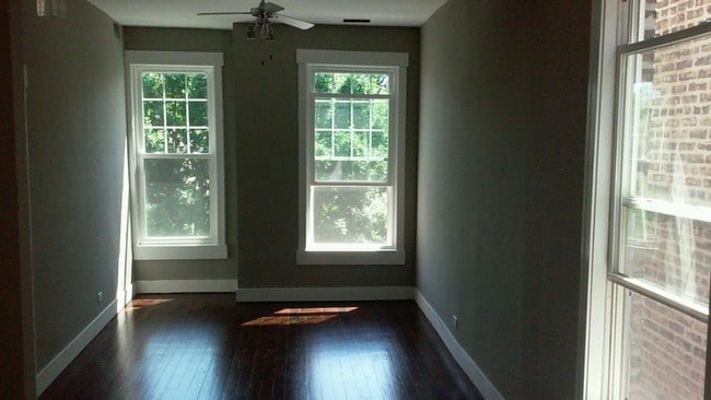 Foto del edificio - 1630 N Drake Ave