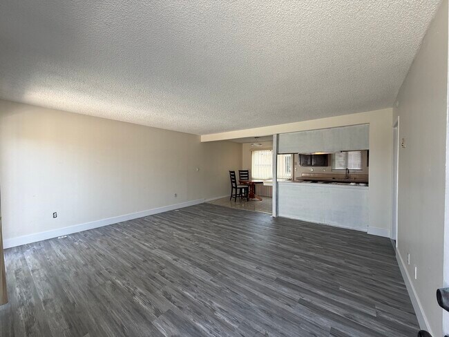 Living Room, View 2 - 1112 Opal St