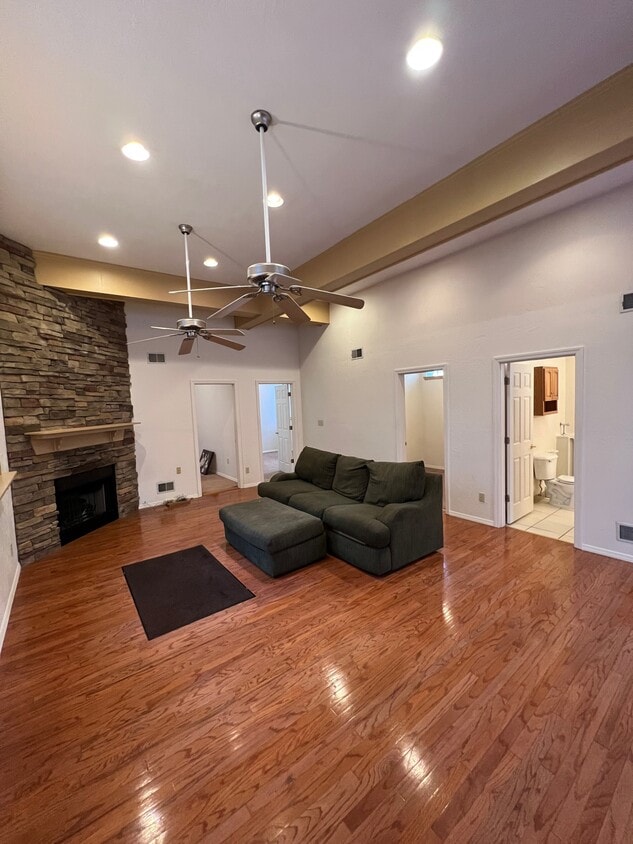 Primary Photo - 213 Shiloh St