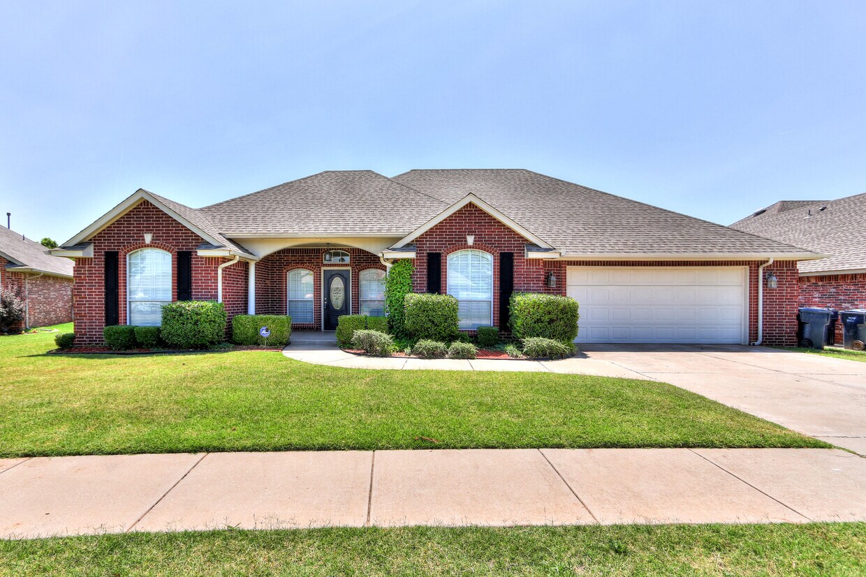Foto principal - 10720 S Linn Ave