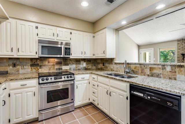 Foto del edificio - 2831 Panhandle Dr